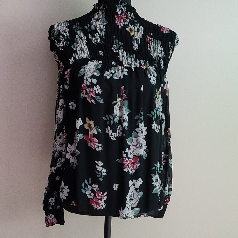 Vince Camuto Floral Top